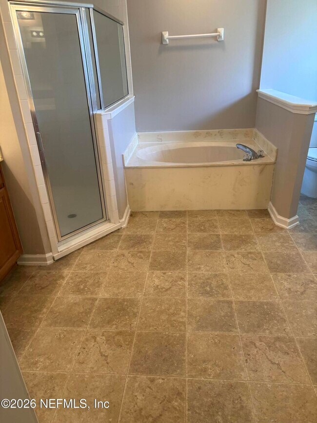 Building Photo - 14298 Fish Eagle Dr E