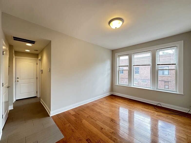 Building Photo - 3048 N Milwaukee Ave