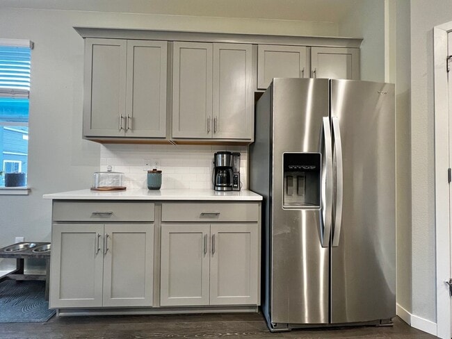 Building Photo - Gorgeous 4-Bed 2-Bath home Fort Collins, CO!