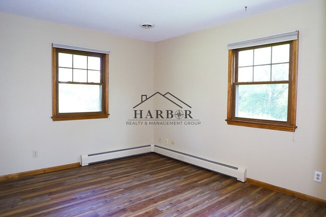 Building Photo - 3504 Ogden Ct NE