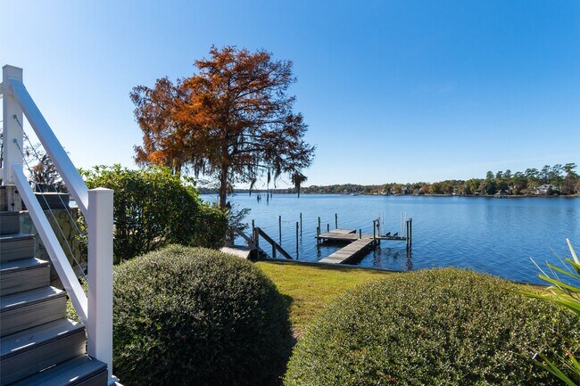 Building Photo - Waterfront Property