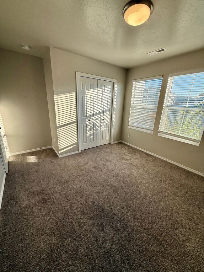 Building Photo - Great location, 3 bedroom two bath home for rent.