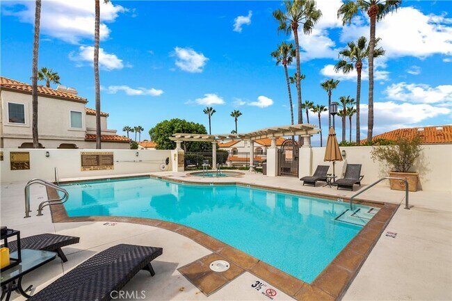 Building Photo - 61 Tennis Villas Dr