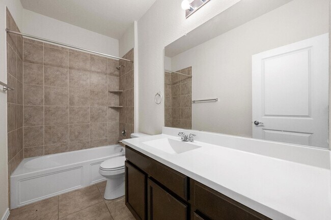 Building Photo - 5720 Kennedy St