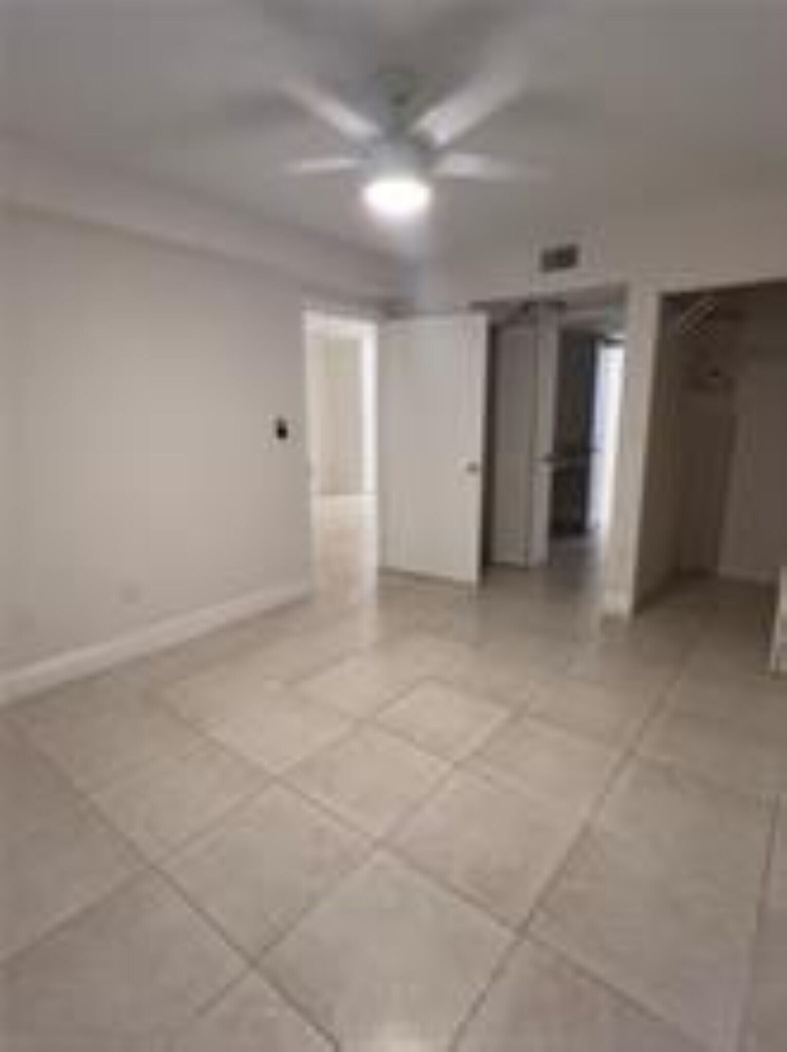 Building Photo - 2880 N Oakland Forest Dr