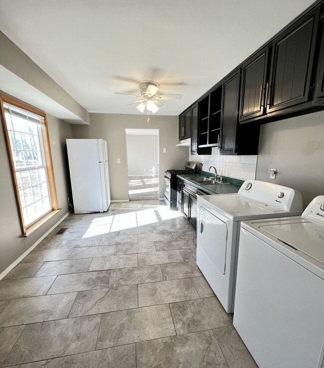 Building Photo - Charming Ranch Home with Flexible Space an...