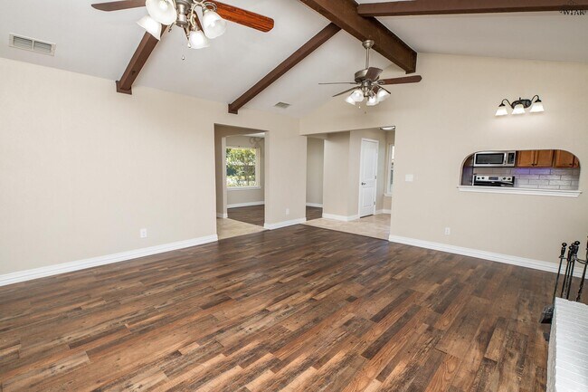 Building Photo - 1046 Jan Lee Dr