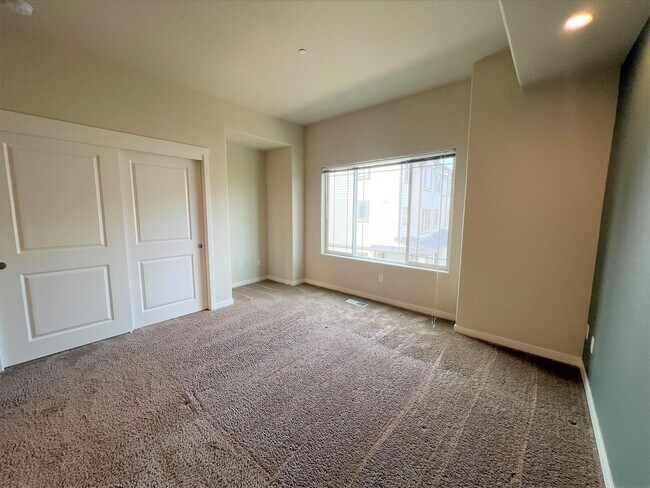 Building Photo - 28609 SW Villebois Dr N
