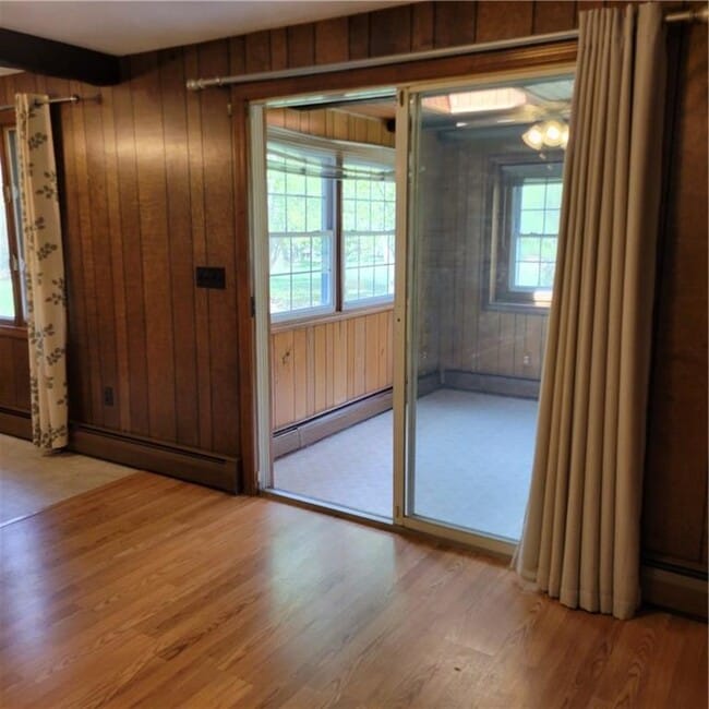 Building Photo - 301 Wolf Rock Rd