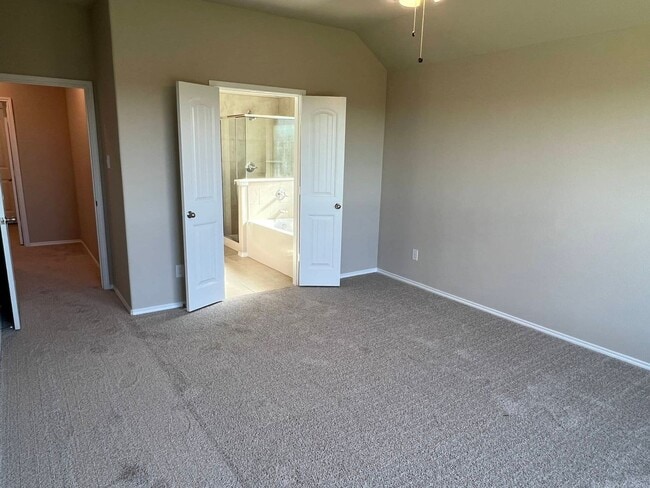 Building Photo - Gorgeous House for rent in Cleburne !!