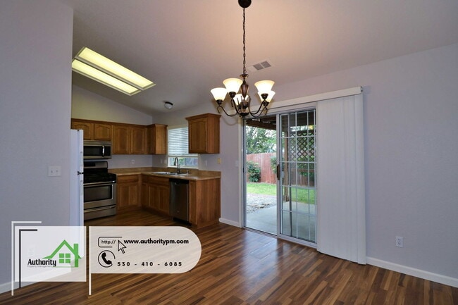 Building Photo - 1883 Yahi Ln