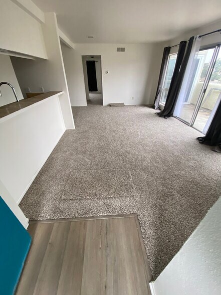 Building Photo - 18881 Valley Cir