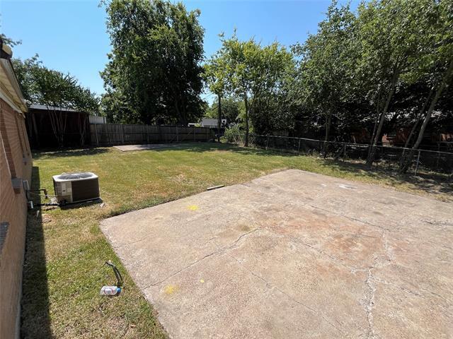 Building Photo - 13020 Spring Oak Dr