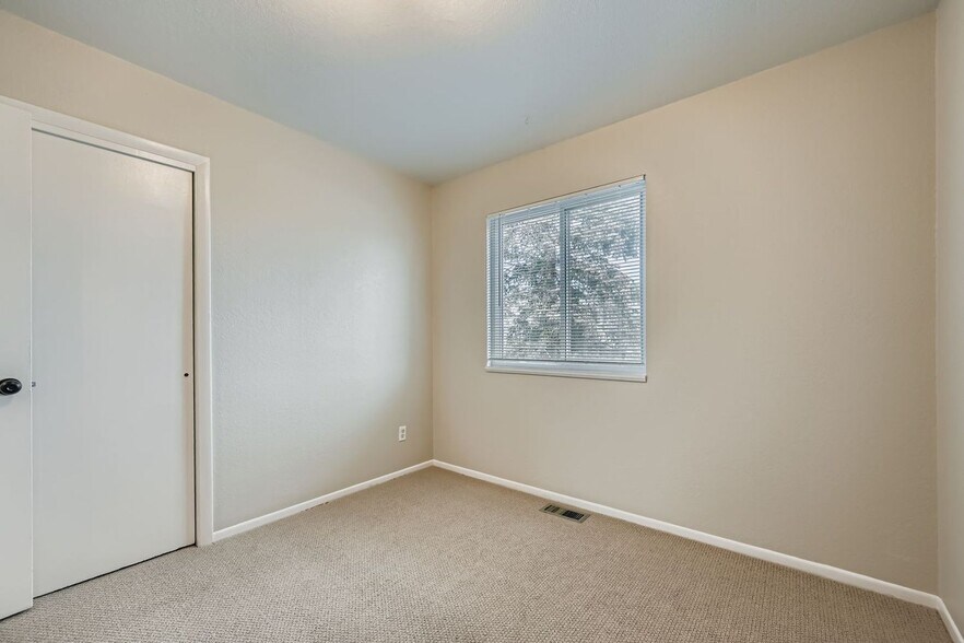 Building Photo - 366 Berwick Ave