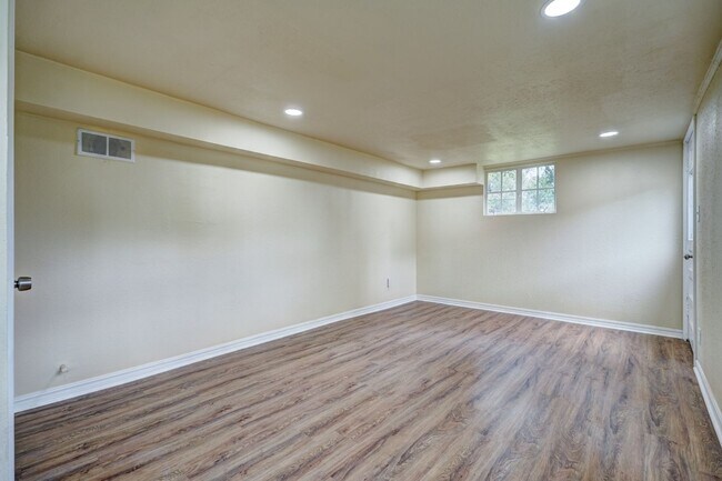 Building Photo - Live Big in OKC | 4 Beds, Fenced Yard & Gu...