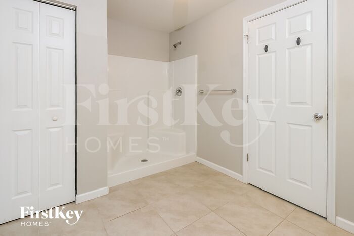 Building Photo - 4618 SW Vahalla St