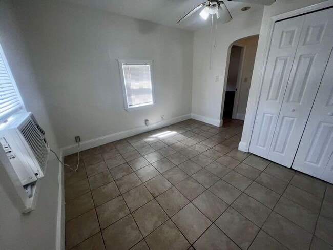 Building Photo - 2330 S Ferncreek Ave