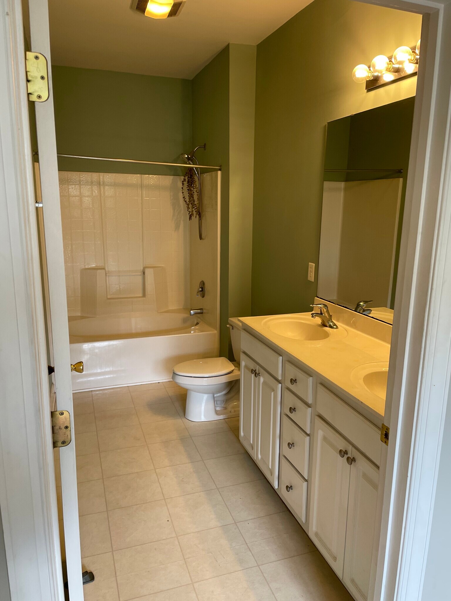 Master Bath - 5006 Carleton Dr #99