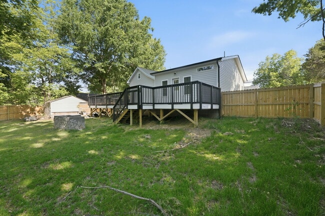 Building Photo - 1106 Attica St