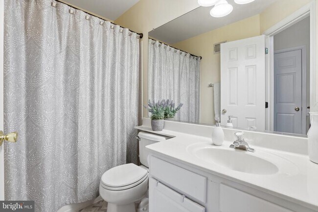 Building Photo - 47716 Bowline Terrace