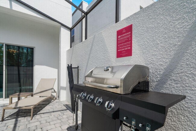 Building Photo - 384 Famagusta Dr