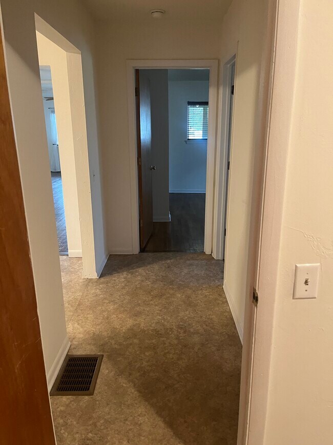 Hallway to bathroom and separating bedrooms - 1013 Arizona Ave