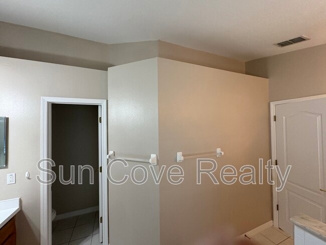 Building Photo - 31032 Stone Arch Ave