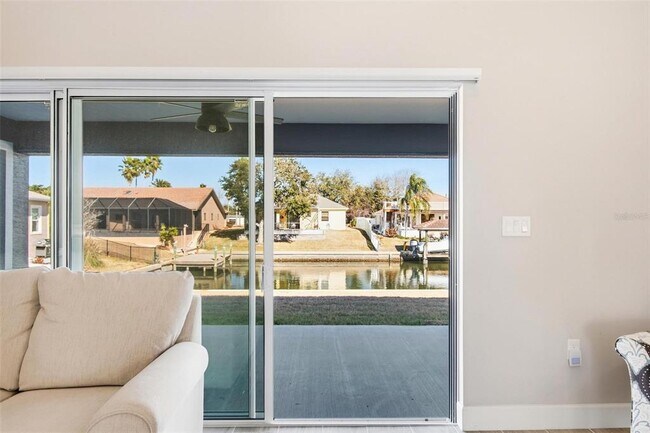 Building Photo - 8 Creek Ct