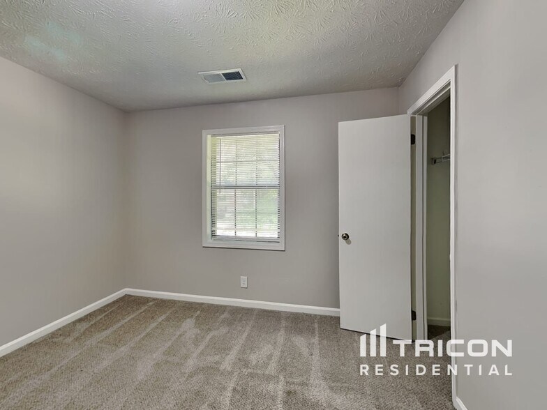 Building Photo - 1240 Bishops Lane Lawrenceville GA