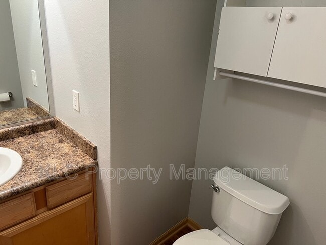Building Photo - 5558 Kenton Ln