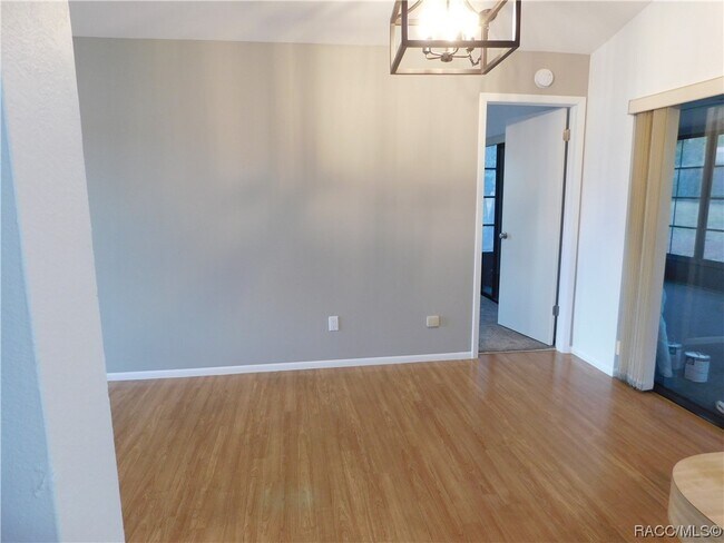 Building Photo - 62 N Pizarro Point