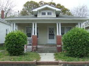 Building Photo - 2 BR Home walk to NHHS