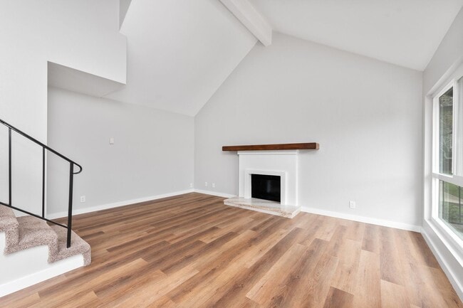 Building Photo - Condo for rent in Santa Barbara Near UCSB