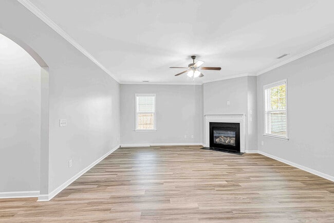 Building Photo - 601 Winfall Dr