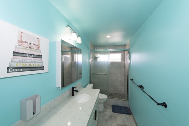 Building Photo - 933 18th Ave