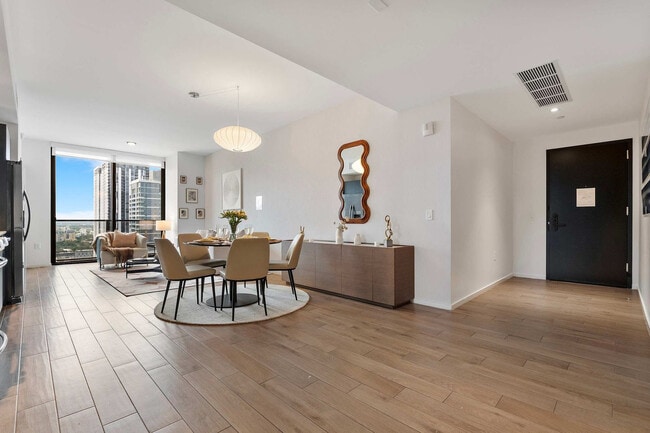 Building Photo - 398 NE 5th St