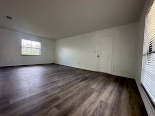 Building Photo - 107 Maplewood Dr