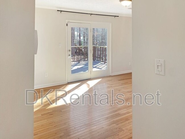 Building Photo - 860 Crab Orchard Dr