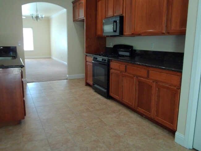 Building Photo - 1615 Bay Dr