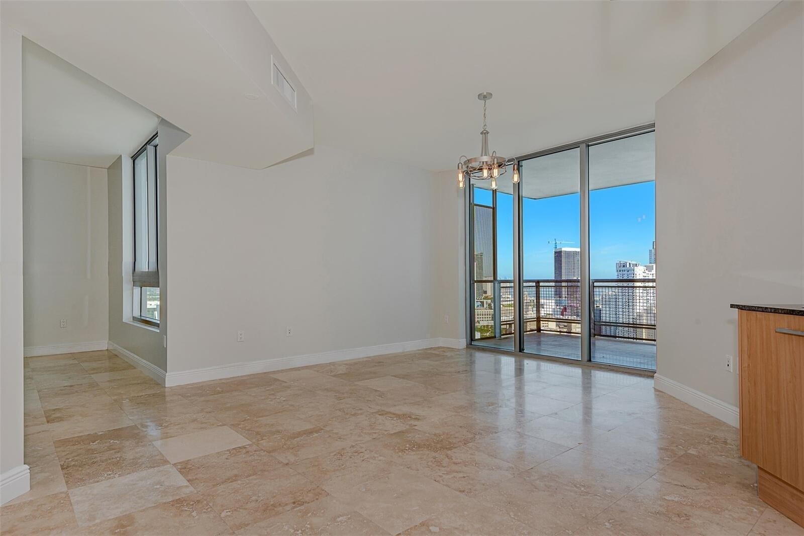 Building Photo - 350 S Miami Ave