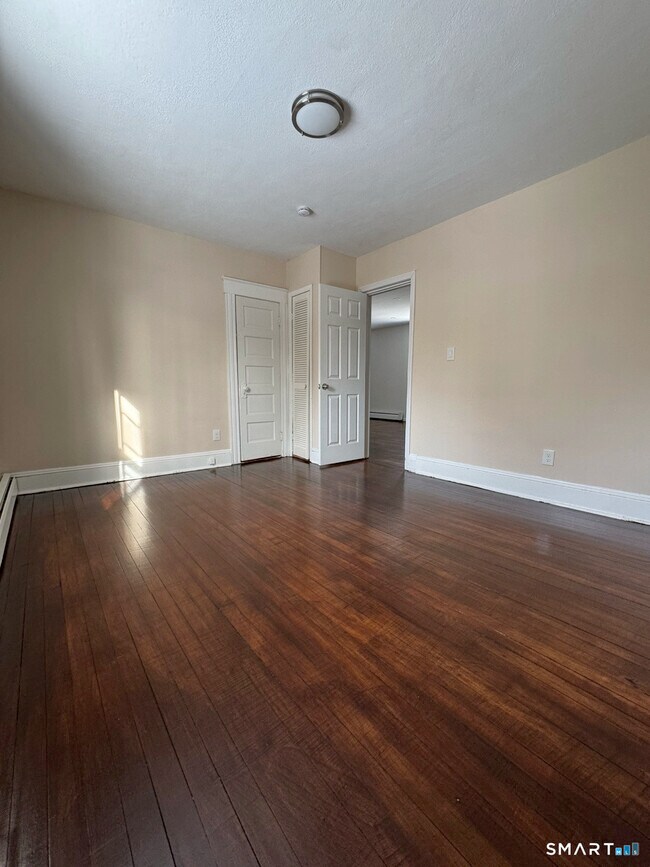 Building Photo - 54 Overlook Ave