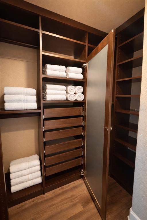 Building Photo - 6025 Sun Blvd