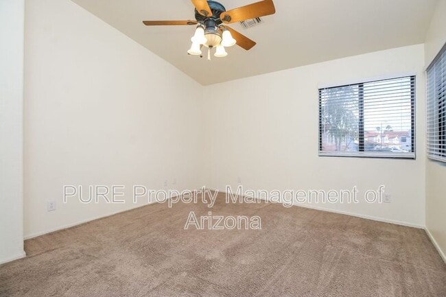 Building Photo - 1117 W Mango Dr