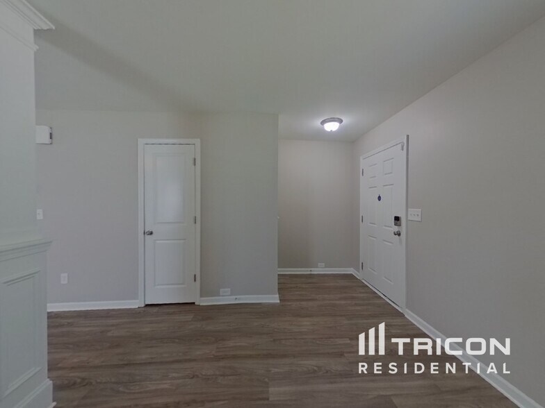 Building Photo - 11505 Sweetbriar Ridge Dr