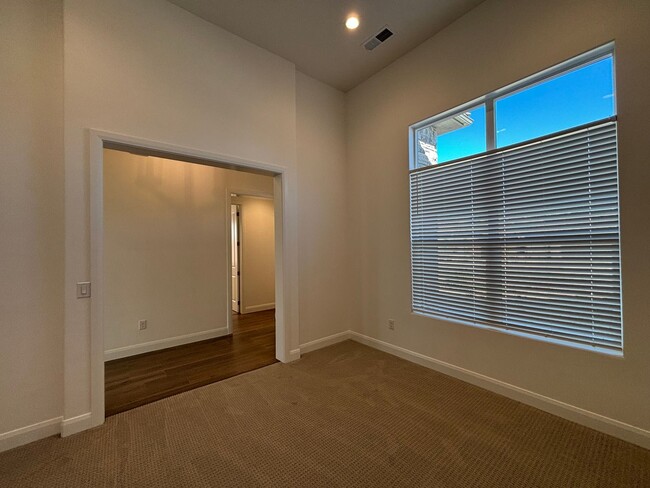 Building Photo - BRAND NEW HOME BY SAND HOLLOW FOR RENT!