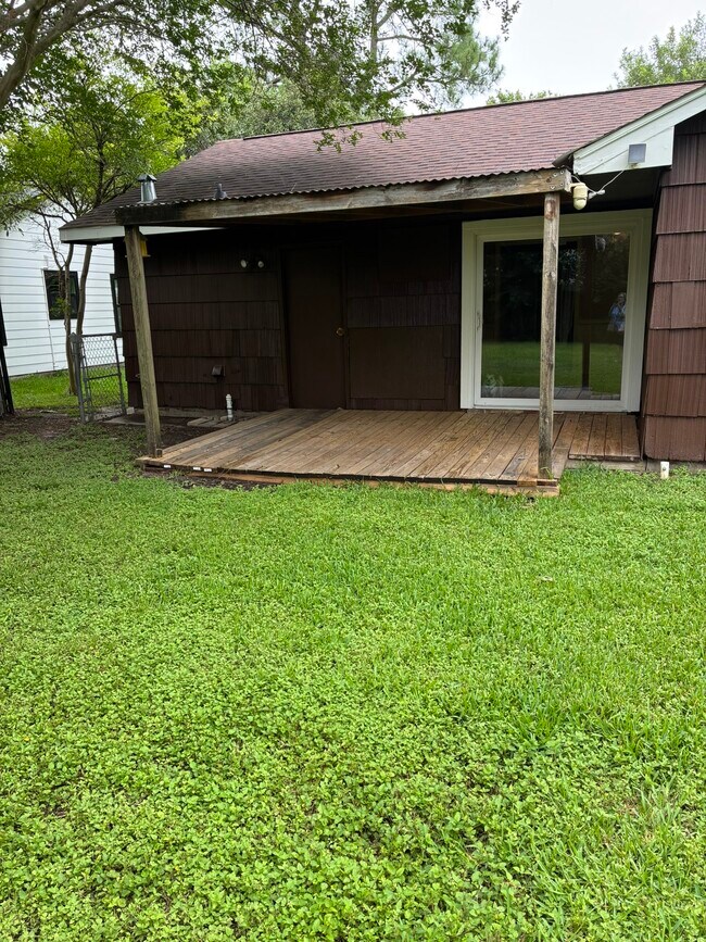 Building Photo - 7414 Marinette Dr