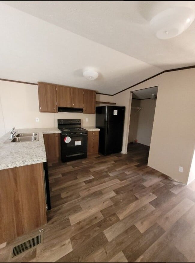 Building Photo - NOW ACCEPTING APPLICATIONS: Madison Co- Colbert, GA- Three Bedroom and Two Bathroom Manufactured ...