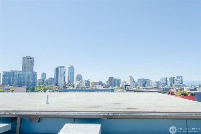 Building Photo - 2Bd/2Ba Seattle Condo
