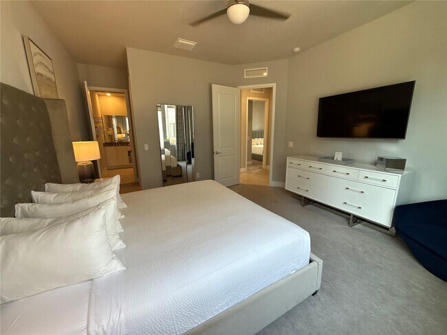 Building Photo - 7740 Sandy Ridge Dr