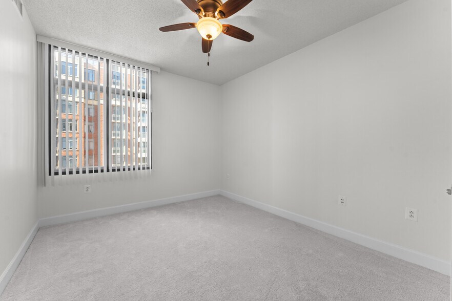 Building Photo - 3650 S Glebe Rd